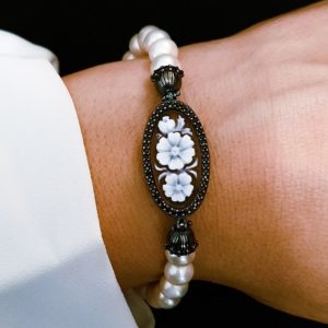 Bridgerton pearl jewelry