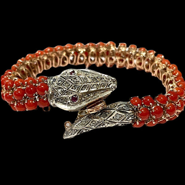 bracciale stile antico realizzato a mano